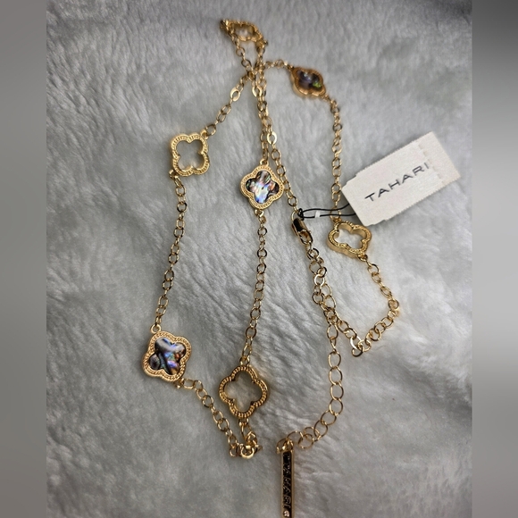 T Tahari Elegant Gold Flower Necklace 24" Adjust - Picture 9 of 10